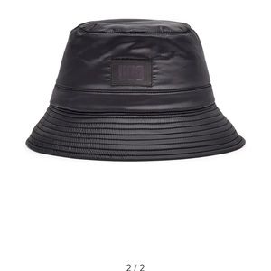 UGG all weather black bucket hat